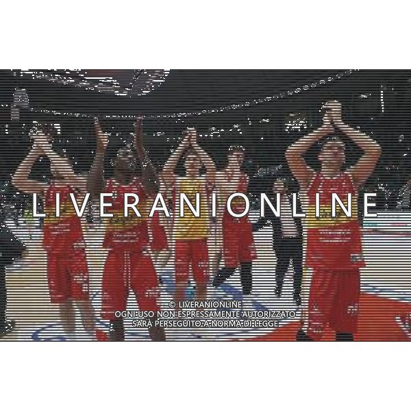 Campionato di Basket Serie A 2019/2020 Bologna, Italia 12/01/2020 Fortitudo Bologna vs Carpegna Prosciutto Basket Pesaro Nella foto: L\'esultanza della squadra Carpegna Prosciutto Basket Pesaro per la vittoria sulla Fortitudo Pompea Bologna © LM/Michele Nucci AGENZIA ALDO LIVERANI SAS