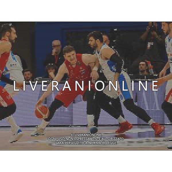 Campionato di Basket Serie A 2019/2020 Milano, Italia 12/01/2020 AX Armani Exchange Olimpia Milano vs De Longhi Treviso Basket Nella foto: Gudaitis della AX Armani Exchange Olimpia Milano contrastato da Amedeo Tessitori della De Longhi Treviso Basket FOTO SAVINO PAOLELLA -ALESSIO MARINI-AG ALDO LIVERANI SAS