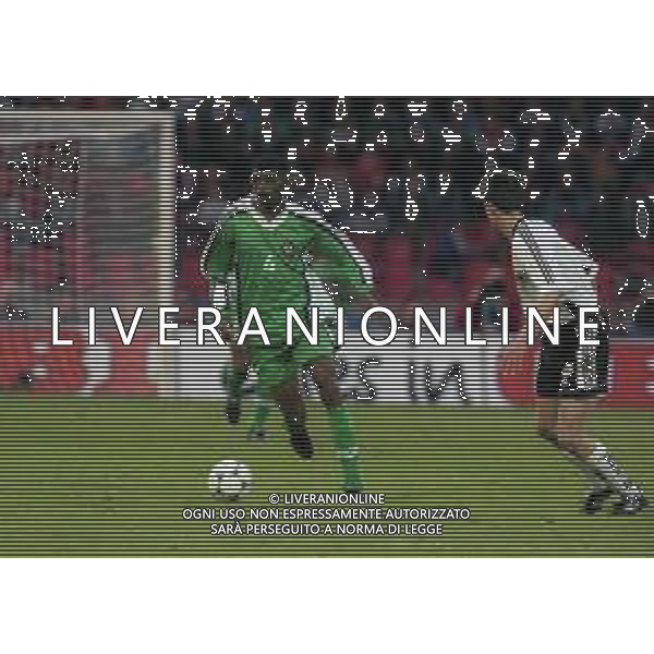 22-04-1998 COLONIA- AMICHEVOLE INTERNAZIONALE GERMANIA NIGERIA 1-0 NELLA FOTO NWANKO KANU AG ALDO LIVERANI SAS