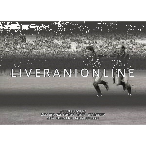 05-04-1981 MILANO CAMPIONATO DI CALCIO SERIE B MILAN ATALANTA 1-0 NELLA FOTO SERGIO BATTISTINI E GIOVANNI VAVASSORI AG ALDO LIVERANI SAS