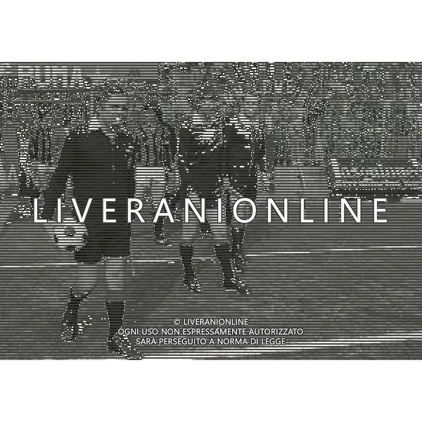 22-03-1981 MILANO CAMPIONATO DI CALCIO SERIE B MILAN SAMPDORIA 0-1 NELLA FOTO ARBITRO ENZO BARBARESCO AG ALDO LIVERANI SAS