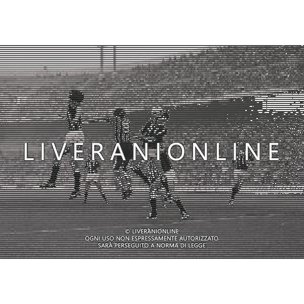 24-05-1981 MILANO CAMPIONATO DI CALCIO SERIE B MILAN PISA 0-1 NELLA FOTO AZIONE DI GIOCO AG ALDO LIVERANI SAS