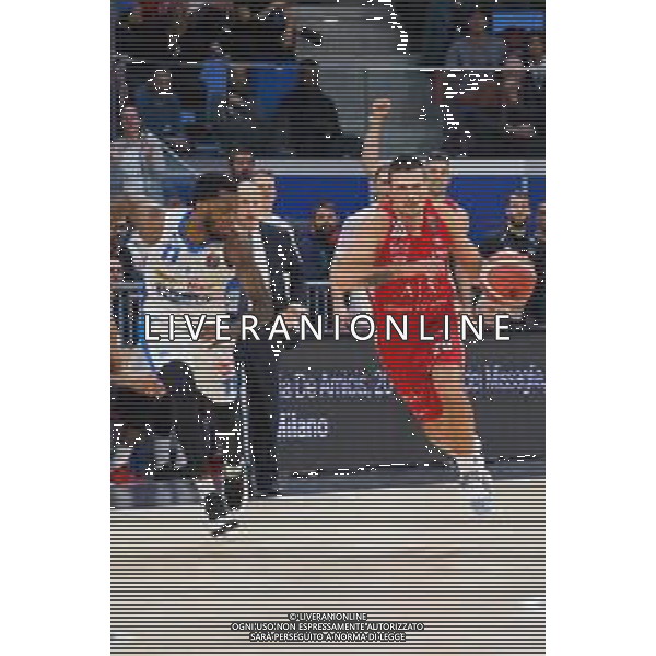 Campionato di Basket Serie A 2019/2020 Milano, Italia 12/01/2020 AX Armani Exchange Olimpia Milano-De Longhi Treviso Basket Nella foto: Andrea Cinciarini della AX Armani Exchange Olimpia Milano inseguito da Jordan Parks della De Longhi Treviso Basket FOTO SAVINO PAOLELLA-ALESSIO MARINI-AG ALDO LIVERANI SAS
