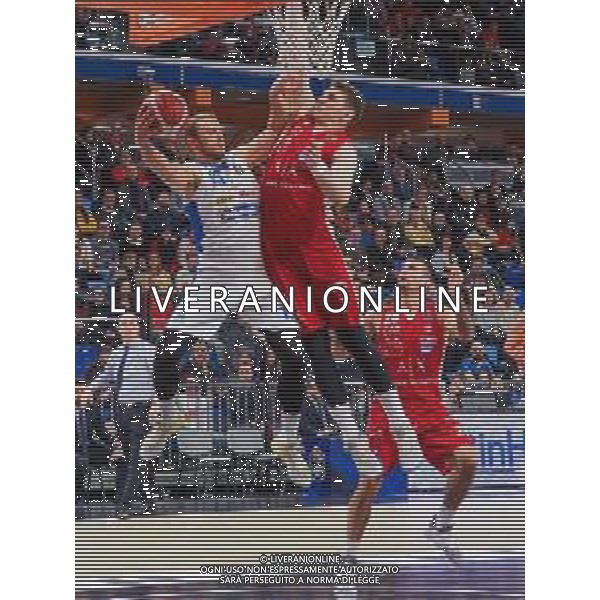 Campionato di Basket Serie A 2019/2020 Milano, Italia 12/01/2020 AX Armani Exchange Olimpia Milano-De Longhi Treviso Basket Nella foto: Chillo della De Longhi Treviso Basket ostacolato da Gudaitis della AX Armani Exchange Olimpia Milano FOTO SAVINO PAOLELLA-ALESSIO MARINI-AG ALDO LIVERANI SAS