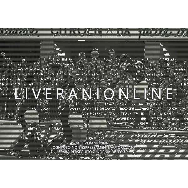 23-10-1983 MILANO CAMPIONATO DI CALCIO SERIE A MILAN SAMPDORIA 2-1 NELLA FOTO ABBRACCI GIOCATORI MILAN DOPO IL GOAL AG ALDO LIVERANI SAS