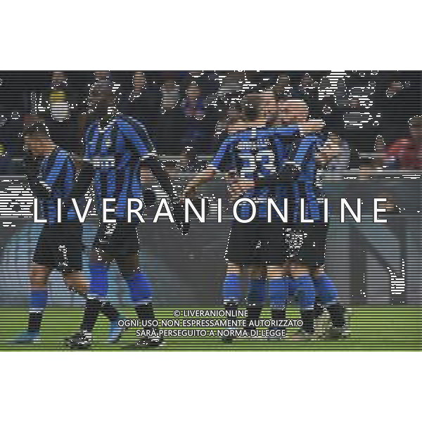 esultanza di Borja Valero dopo il gol del 2 a 0 Inter con nicolo\' barella Inter vs Cagliari Coppa Italia - ottavi di finale Milano 14-01-2020 Stadio Giuseppe Meazza - San Siro foto Roberto Garavaglia - ag. Aldo Liverani sas/ AGENZIA ALDO LIVERANI SAS