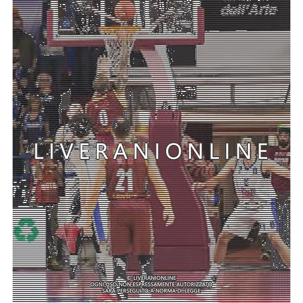 Basket EuroCup 2019/2020 Venezia, Italia 14/01/2020 Umana Reyer Venezia vs Germani Brescia Leonessa Nella foto: Il canestro di Ike Udanoh (Umana Reyer Venezia) ©LM/ Mattia Radoni/ AGENZIA ALDO LIVERANI SAS
