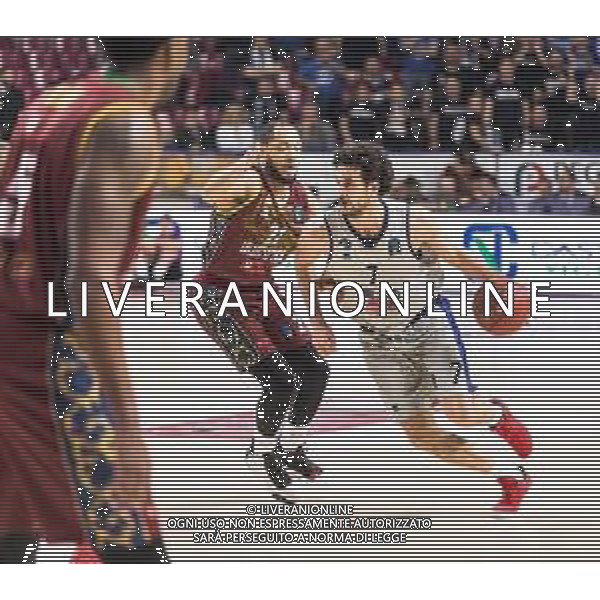 Basket EuroCup 2019/2020 Venezia, Italia 14/01/2020 Umana Reyer Venezia vs Germani Brescia Leonessa Nella foto: Luca Vitali (Germani Brescia Leonessa) in azione con Jeremy Chappell (Umana Reyer Venezia) ©LM/ Mattia Radoni/ AGENZIA ALDO LIVERANI SAS