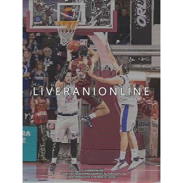 Basket EuroCup 2019/2020 Venezia, Italia 14/01/2020 Umana Reyer Venezia vs Germani Brescia Leonessa Nella foto: Il fallo di Tyler Cain (Germani Brescia Leonessa) ai danni di Mitchell Watt (Umana Reyer Venezia) ©LM/ Mattia Radoni/ AGENZIA ALDO LIVERANI SAS