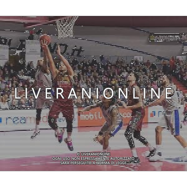 Basket EuroCup 2019/2020 Venezia, Italia 14/01/2020 Umana Reyer Venezia vs Germani Brescia Leonessa Nella foto: Stefano Tonut (Umana Reyer Venezia) a canestro stoppato da DeAndre Lansdowne (Germani Brescia Leonessa) ©LM/ Mattia Radoni/ AGENZIA ALDO LIVERANI SAS