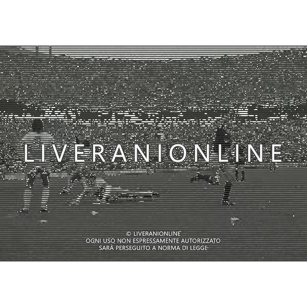 15-05-1983 MILANO-CAMPIONATO DI CALCIO SERIE B MILAN LAZIO 5-1 NELLA FOTO DOPO GOAL ALDO SERENA AG ALDO LIVERANI SAS