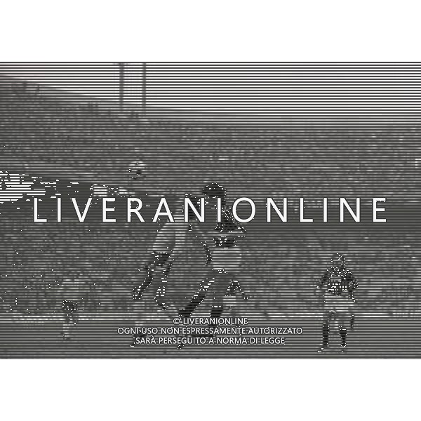 12-12-1982 MILANO CAMPIONATO DI CALCIO SERIE B MILAN PALERMO 2-0 NELLA FOTO AZIONE DI GIOCO AG ALDO LIVERANI SAS
