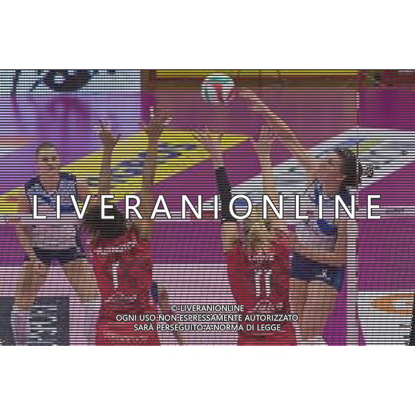 Campionato di Volley Serie A1 Femminile 2019/2020 Busto Arsizio, Italia 15/01/2020 Unet E-Work Busto Arsizio vs Il Bisonte Firenze Nella foto: schiacciata di Mikaela Foecke (Il Bisonte Firenze) ©LM/Elisa Calabrese / AGENZIA ALDO LIVERANI SAS