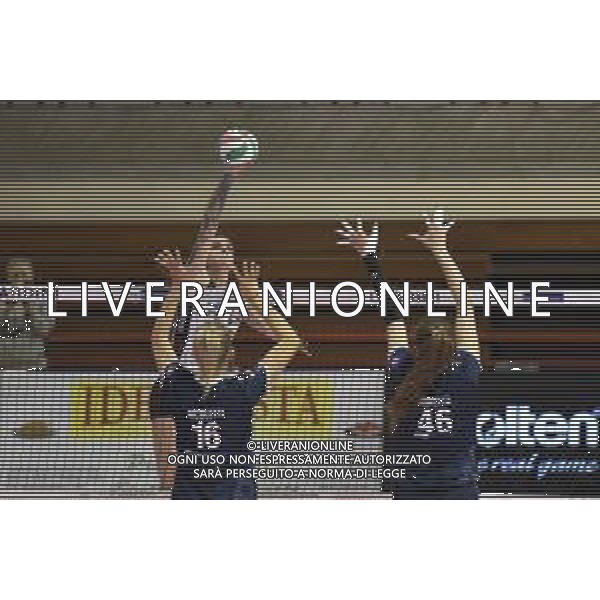 Campionato di Volley Serie A1 Femminile 2019/2020 Jesi (AN), Italia 15/01/2020 Lardini Filottrano vs Zanetti Bergamo Nella foto: Schiacciata Smarzek Malwina (Zanetti Bergamo) Muro Nicoletti Anna (Lardini Filottrano) Moretto Gaia (Lardini Filottrano) ©LM/ Roberto Bartomeoli / AGENZIA ALDO LIVERANI SAS