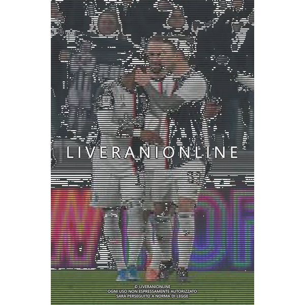 Torino 15.01.2020 Stadio Allianz Stadium ©Alessandro Falzone/Agenzia Aldo Liverani 15.01.2020 Ottavi di Coppa Italia Juventus vs Udinese 2019-20120 Nella foto : esultanza gol Douglas Costa© / AGENZIA ALDO LIVERANI SAS