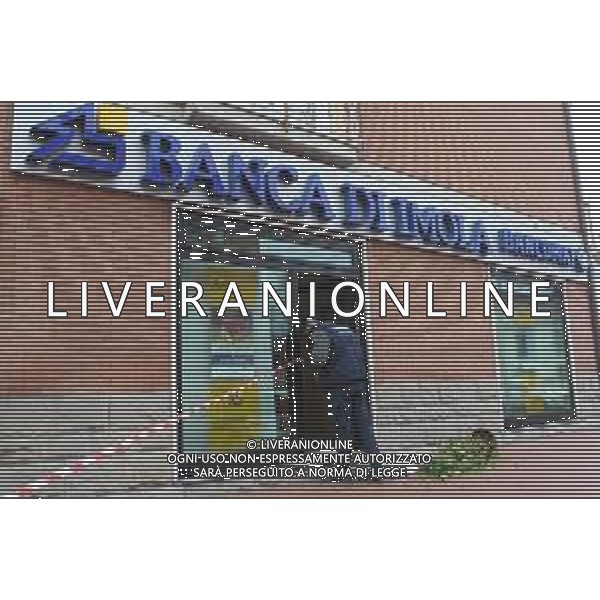 IMOLA 16 01 2020 BANCA DI IMOLA VIALE ZAPPI SALTA IN ARIA UN BANCOMAT RILIEVI PER CARABINIERI SEZ.INVESTIGAZIONI SCIENTIFICHE FOTO GIANNI SANNA-AG ALDO LIVERANI SAS