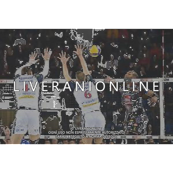 Campionato di Volley Superlega Serie A 2019/2020 Civitanova, Italia 16/01/2020 Cucine Lube Civitanova - Allianz Milano Nella foto: Leal Yoandy (Cucine Lube Civitanova) Kozamernik Jan (Allianz Milano) Sbertoli Riccardo (Allianz Milano) ©LM/Roberto Bartomeoli / AGENZIA ALDO LIVERANI SAS