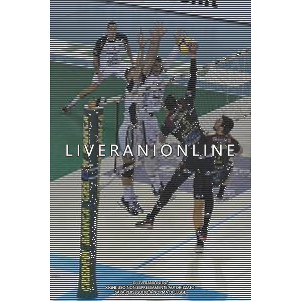 Campionato di Volley Superlega Serie A 2019/2020 Civitanova, Italia 16/01/2020 Cucine Lube Civitanova - Allianz Milano Nella foto: Schiacciata Juantorena Osmany (Cucine Lube Civitanova) ©LM/Roberto Bartomeoli / AGENZIA ALDO LIVERANI SAS