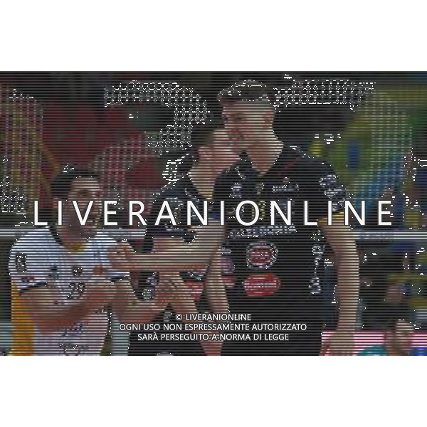 Campionato di Volley Superlega Serie A 2019/2020 Verona, Italia 16/01/2020 Calzedonia Verona - Sir Safety Perugia Nella foto: Esultanza di Luca Spirito (13) Calzedonia Verona e Federico Bonami (29) Calzedonia Verona ©LM/Roberto Tommasini / AGENZIA ALDO LIVERANI SAS