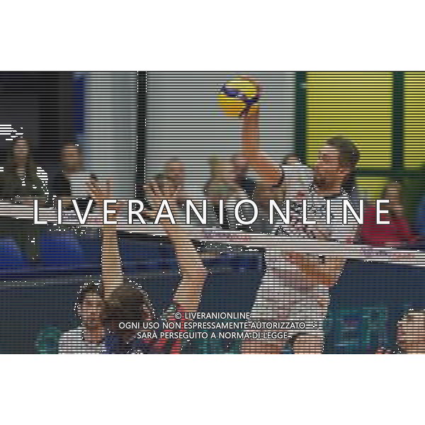 Campionato di Volley Superlega Serie A 2019/2020 Monza, Italia 16/01/2020 Vero Volley Monza - Itas Trentino Nella foto: schiacciata di Davide Candellaro (Itas Trentino) ©LM/Elisa Calabrese / AGENZIA ALDO LIVERANI SAS