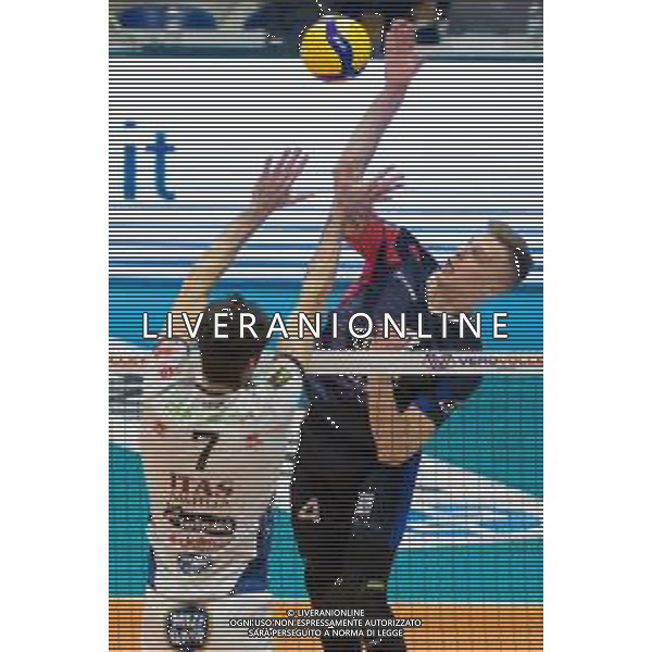 Campionato di Volley Superlega Serie A 2019/2020 Monza, Italia 16/01/2020 Vero Volley Monza - Itas Trentino Nella foto: schiacciata di Donovan Dzavoronok (vero Volley Monza) ©LM/Elisa Calabrese / AGENZIA ALDO LIVERANI SAS