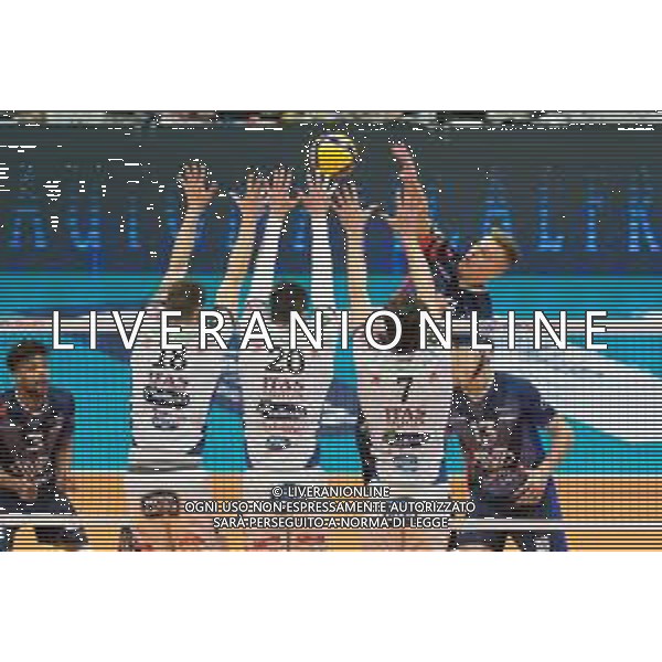 Campionato di Volley Superlega Serie A 2019/2020 Monza, Italia 16/01/2020 Vero Volley Monza - Itas Trentino Nella foto: schiacciata di Donovan Dzavoronok (vero Volley Monza) ©LM/Elisa Calabrese / AGENZIA ALDO LIVERANI SAS