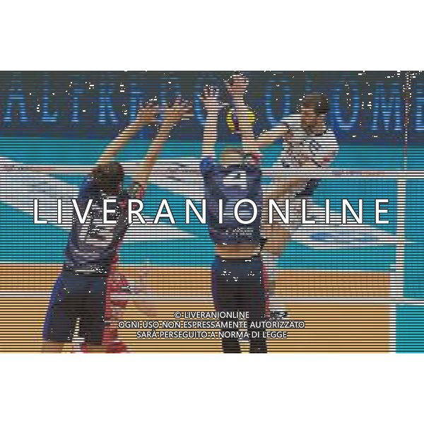 Campionato di Volley Superlega Serie A 2019/2020 Monza, Italia 16/01/2020 Vero Volley Monza - Itas Trentino Nella foto: schiacciata di Aaron Russel (Itas Trentino) ©LM/Elisa Calabrese / AGENZIA ALDO LIVERANI SAS