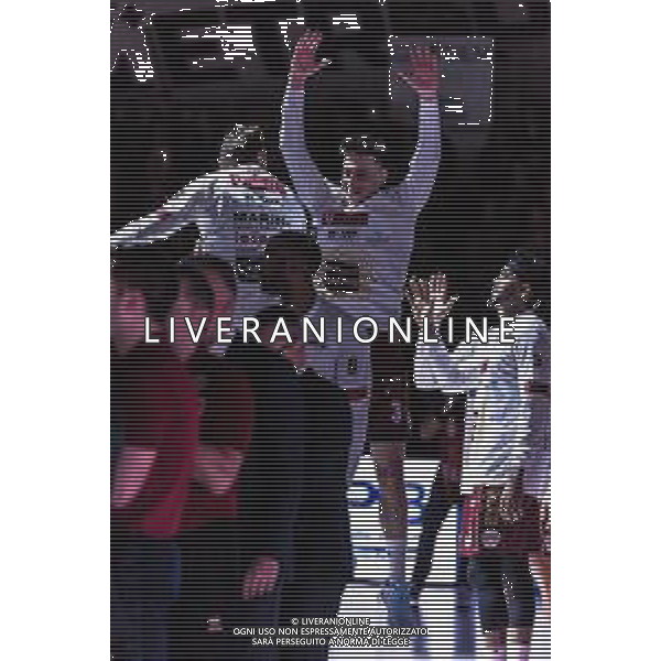 Campionato di Basket Serie A 2019/2020 Venezia, Italia 18/01/2020 Umana Reyer Venezia-Fortitudo Bologna Nella foto: Il saluto tra Davide Casarin (Umana Reyer Venezia) e Andrea De Nicolao (Umana Reyer Venezia) FOTO MATTIA RADONI-ALESSIO MARINI-AG ALDO LIVERANI SAS