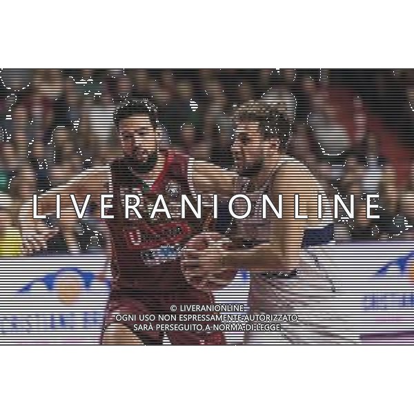 Campionato di Basket Serie A 2019/2020 Venezia, Italia 18/01/2020 Umana Reyer Venezia-Fortitudo Bologna Nella foto: Stefano Mancinelli (Pompea Fortitudo Bologna) in azione con Mitchell Watt (Umana Reyer Venezia) FOTO MATTIA RADONI-ALESSIO MARINI-AG ALDO LIVERANI SAS