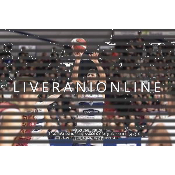 Campionato di Basket Serie A 2019/2020 Venezia, Italia 18/01/2020 Umana Reyer Venezia-Fortitudo Bologna Nella foto: Il tiro di Daniele Cinciarini (Pompea Fortitudo Bologna) FOTO MATTIA RADONI-ALESSIO MARINI-AG ALDO LIVERANI SAS
