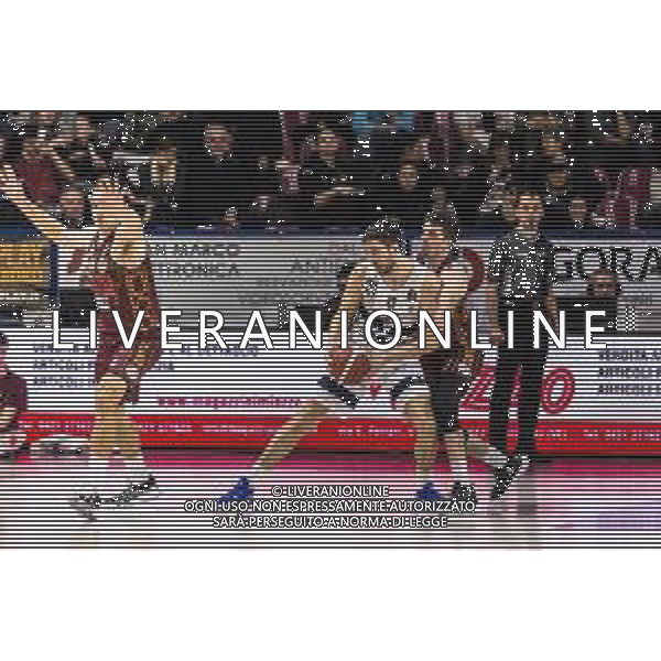 Campionato di Basket Serie A 2019/2020 Venezia, Italia 18/01/2020 Umana Reyer Venezia-Fortitudo Bologna Nella foto: Ariel Filloy (Umana Reyer Venezia) in azione con Matteo Fantinelli (Pompea Fortitudo Bologna) FOTO MATTIA RADONI-ALESSIO MARINI-AG ALDO LIVERANI SAS