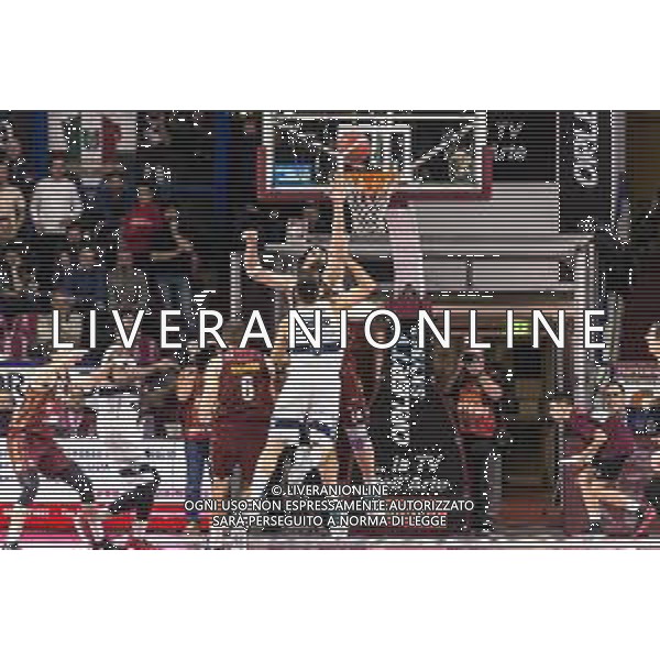 Campionato di Basket Serie A 2019/2020 Venezia, Italia 18/01/2020 Umana Reyer Venezia-Fortitudo Bologna Nella foto: Il pallonetto di Daniele Cinciarini (Pompea Fortitudo Bologna) FOTO MATTIA RADONI-ALESSIO MARINI-AG ALDO LIVERANI SAS