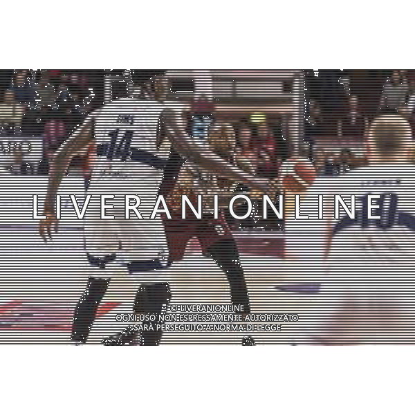 Campionato di Basket Serie A 2019/2020 Venezia, Italia 18/01/2020 Umana Reyer Venezia-Fortitudo Bologna Nella foto: Il passaggio di Ike Udanoh (Umana Reyer Venezia) FOTO MATTIA RADONI-ALESSIO MARINI-AG ALDO LIVERANI SAS