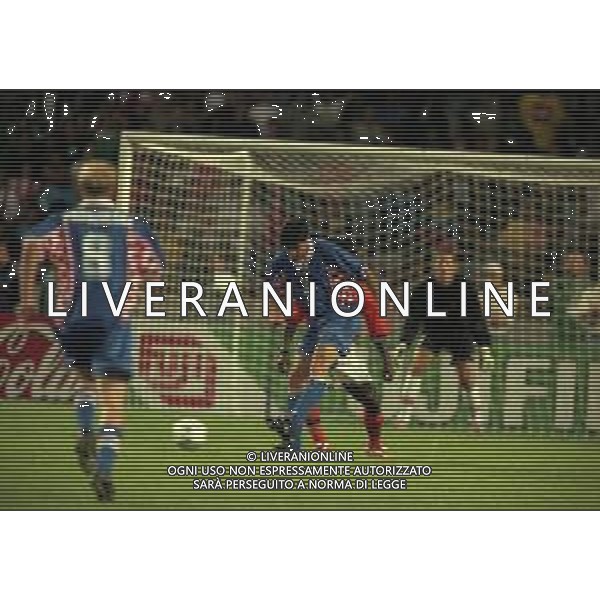 RETROSPETTIVA ASANOVIC ALJOSA CALCIATORE NELLA FOTO ASANOVIC ALJOSA CON LA MAGLIA DELLA NAZIONALE DELLA CROAZIA AI MONDIALI FRANCIA 1998 AG ALDO LIVERANI SAS