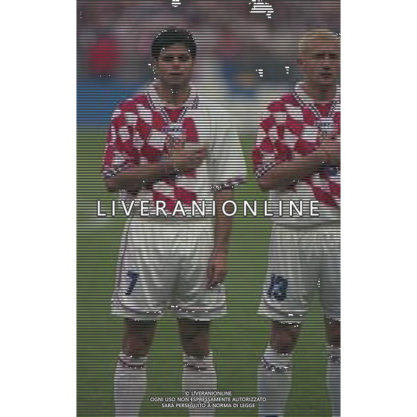 RETROSPETTIVA ASANOVIC ALJOSA CALCIATORE NELLA FOTO ASANOVIC ALJOSA CON LA MAGLIA DELLA NAZIONALE DELLA CROAZIA AI MONDIALI FRANCIA 1998 AG ALDO LIVERANI SAS