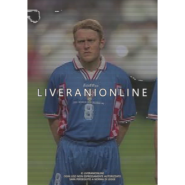 RETROSPETTIVA ROBERT PROSINESKY CALCIATORE NELLA FOTO ROBERT PROSINESKY CON LA MAGLIA DELLA NAZIONALE DELLA CROAZIA AI MONDIALI DI CALCIO FRANCIA 1998 AG ALDO LIVERANI SAS  