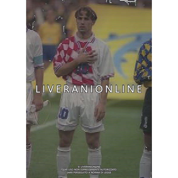 RETROSPETTIVA DARIO SIMIC CALCIATORE NELLA FOTO DARIO SIMIC CON LA MAGLIA DELLA NAZIONALE DELLA CROAZIA AI MONDIALI DI CALCIO FRANCIA 1998 AG ALDO LIVERANI SAS   