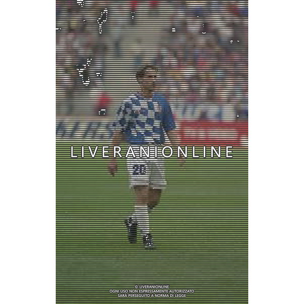 RETROSPETTIVA DARIO SIMIC CALCIATORE NELLA FOTO DARIO SIMIC CON LA MAGLIA DELLA NAZIONALE DELLA CROAZIA AI MONDIALI DI CALCIO FRANCIA 1998 AG ALDO LIVERANI SAS   