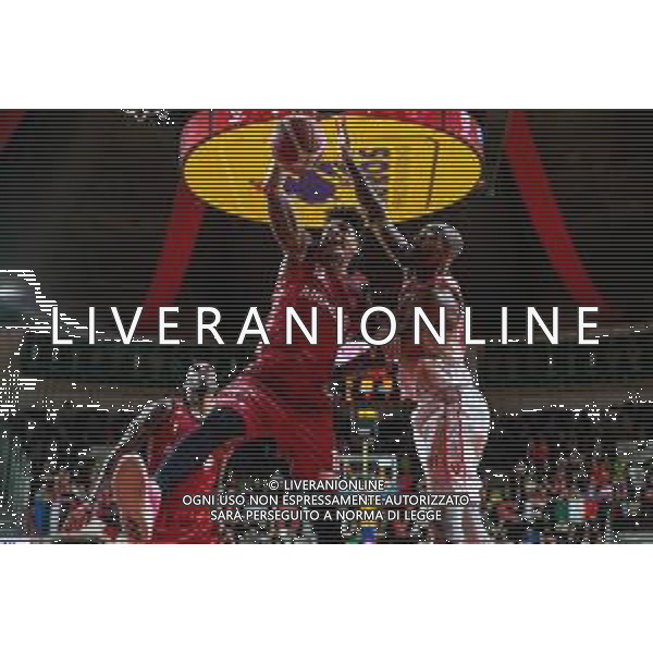 Campionato di Basket Serie A 2019/2020 Varese, Italia 19/01/2020 Openjobmetis Varese vs Pallacanestro Trieste Nella foto: Deron Washington (Pallacanestro Trieste) e Jeremy Simmons (Openjobmetis Varese) foto francesco scaccianoce-alessio marini-ag aldo liverani sas