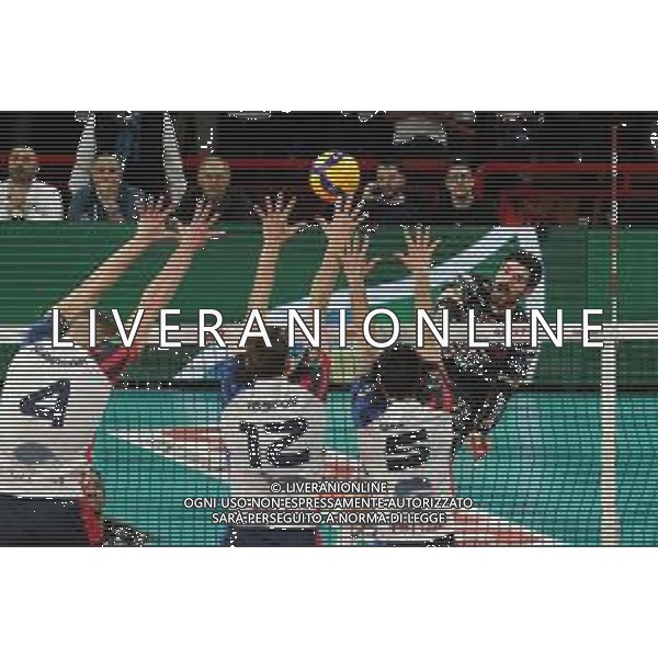 Campionato di Volley Superlega Serie A 2019/2020 Perugia, Italia 19/01/2020 Sir Safety Conad Perugia vs Vero Volley Monza Nella foto: filippo lanza (n.10 schiacciatore sir safety conad perugia) alla battuta FOTO LORIS CERQUIGLINI-ALESSIO MARINI-AG ALDO LIVERANI SAS