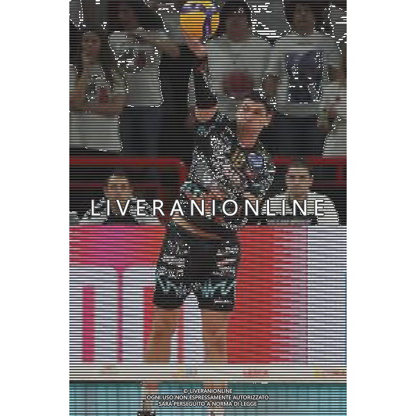 Campionato di Volley Superlega Serie A 2019/2020 Perugia, Italia 19/01/2020 Sir Safety Conad Perugia vs Vero Volley Monza Nella foto: mirko podrascanin (n.18 centrale sir safety conad perugia) alla battuta FOTO LORIS CERQUIGLINI-ALESSIO MARINI-AG ALDO LIVERANI SAS