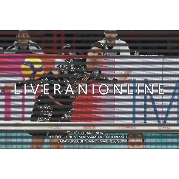 Campionato di Volley Superlega Serie A 2019/2020 Perugia, Italia 19/01/2020 Sir Safety Conad Perugia vs Vero Volley Monza Nella foto: mirko podrascanin (n.18 centrale sir safety conad perugia) alla battuta FOTO LORIS CERQUIGLINI-ALESSIO MARINI-AG ALDO LIVERANI SAS
