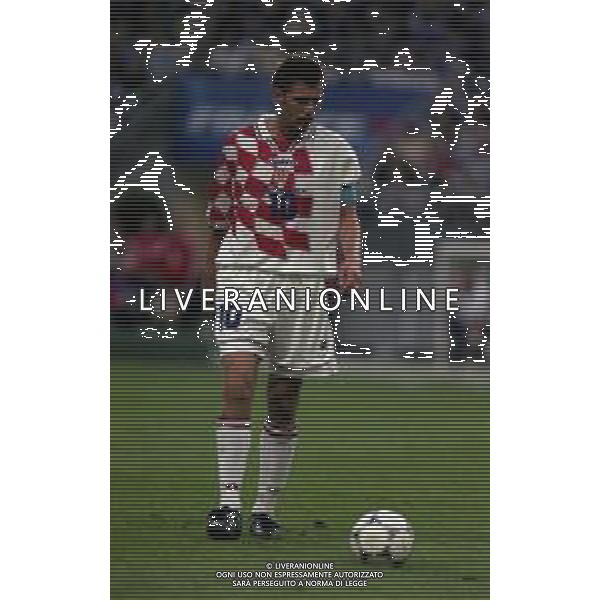 RETROSPETTIVA ZVONIMIR BOBAN CALCIATORE NELLA FOTO VLAOVIC GORAN CON LA MAGLIA DELLA NAZIONALE DELLA CROAZIA AI MONDIALI DI CALCIO FRANCIA 1998 AG ALDO LIVERANI SAS 