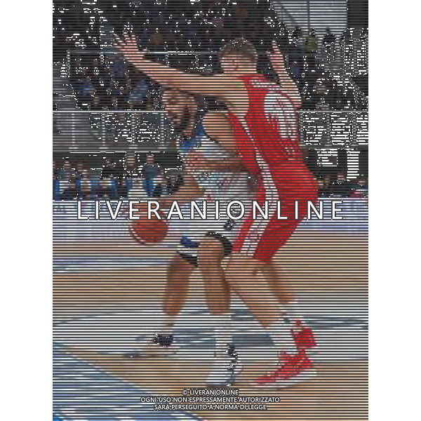Campionato di Basket Serie A 2019/2020 Brescia, Italia 19/01/2020 Germani Basket Brescia vs AX Armani Exchange Olimpia Milano Nella foto: Cain della Leonessa Germani Brescia contrastato da Tarczewski della AX Armani Exchange Olimpia Milano FOTO SAVINO PAOLELLA-ALESSIO MARINI-AG ALDO LIVERANI SAS