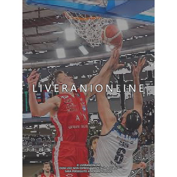 Campionato di Basket Serie A 2019/2020 Brescia, Italia 19/01/2020 Germani Basket Brescia vs AX Armani Exchange Olimpia Milano Nella foto: Tarczewski della AX Armani Exchange Olimpia Milano ostacolato da Cain della Leonessa Germani Brescia FOTO SAVINO PAOLELLA-ALESSIO MARINI-AG ALDO LIVERANI SAS