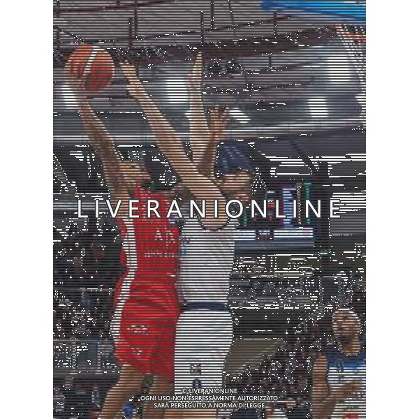 Campionato di Basket Serie A 2019/2020 Brescia, Italia 19/01/2020 Germani Basket Brescia vs AX Armani Exchange Olimpia Milano Nella foto: Sykes della AX Armani Exchange Olimpia Milano ostacolato da Andrea Zerini della Leonessa Germani Brescia FOTO SAVINO PAOLELLA-ALESSIO MARINI-AG ALDO LIVERANI SAS