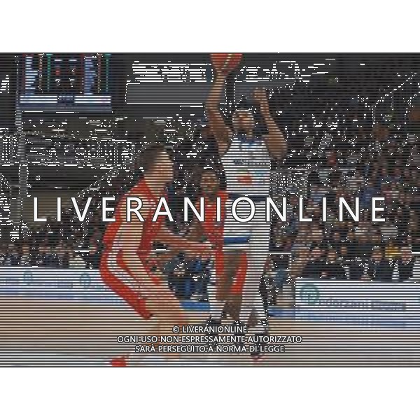 Campionato di Basket Serie A 2019/2020 Brescia, Italia 19/01/2020 Germani Basket Brescia vs AX Armani Exchange Olimpia Milano Nella foto: Lansdowne della Leonessa Germani Brescia ostacolato da Tarczewski della AX Armani Exchange Olimpia Milano FOTO SAVINO PAOLELLA-ALESSIO MARINI-AG ALDO LIVERANI SAS