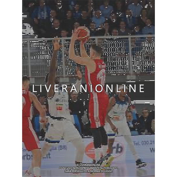 Campionato di Basket Serie A 2019/2020 Brescia, Italia 19/01/2020 Germani Basket Brescia vs AX Armani Exchange Olimpia Milano Nella foto: Nedovic della AX Armani Exchange Olimpia Milano contrastato da Abass della Leonessa Germani Brescia FOTO SAVINO PAOLELLA-ALESSIO MARINI-AG ALDO LIVERANI SAS