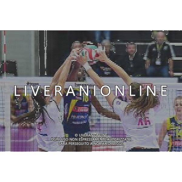 Campionato di Volley Serie A1 Femminile 2019/2020 Treviso, Italia 19/01/2020 Imoco Volley Conegliano vs Lardini Filottrano Nella foto: Contrasto a rete a tre: Laura Partenio, Gaia Moretto, Paola Egonu FOTO FLAVIO PAVANELLO-ALESSIO MARINI-AG ALDO LIVERANI SAS