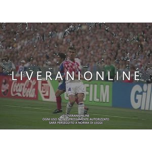 RETROSPETTIVA SOLDO ZVONIMIR CALCIATORE NELLA FOTO SOLDO ZVONIMIR CON LA MAGLIA DELLA NAZIONALE DELLA CROAZIA AI MONDIALI DI CALCIO FRANCIA 1998 AG ALDO LIVERANI SAS 